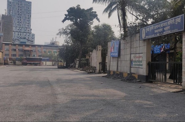 नवी मुंबई एपीएमसी मार्केटमध्ये काँक्रीट रस्त्यावर डांबरीकरण | Navi