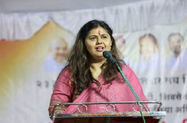 Pankaja Munde at Gopinath Gad