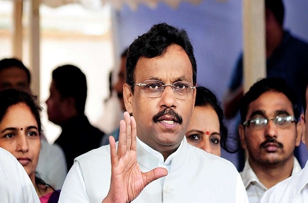Vinod Tawde get chance into national Politics Tawde made in charge of BJP in Haryana