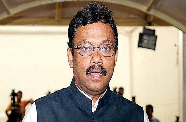 Vinod Tawde get chance into national Politics Tawde made in charge of BJP in Haryana