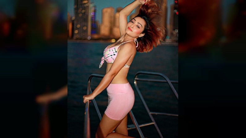 aarya vora 4
