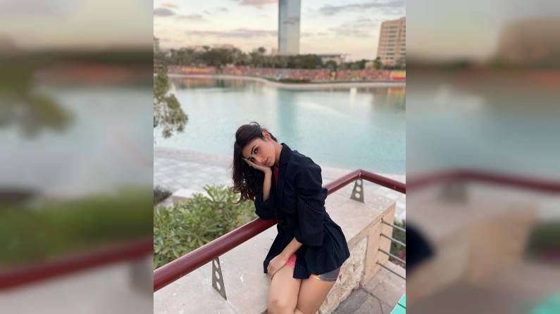 Mouni Roy, Photo