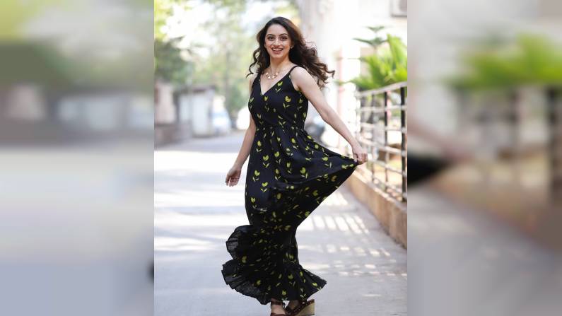 Shruti Marathe , Photo