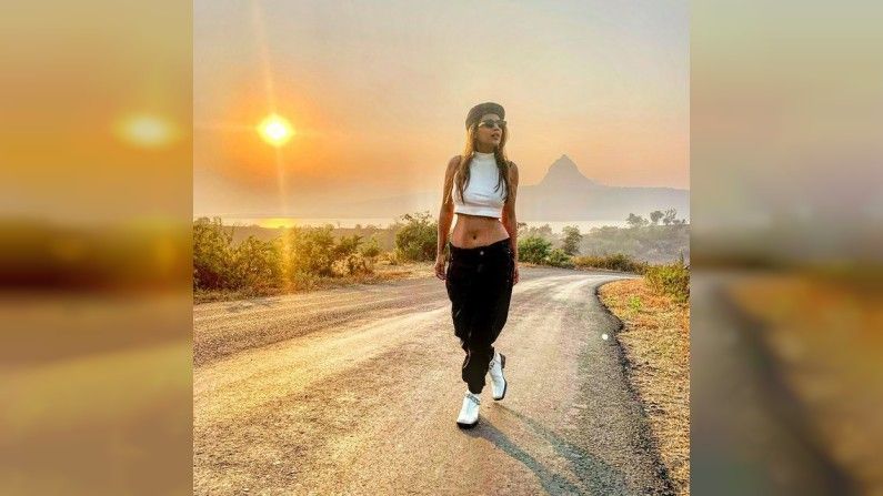Nia Sharma, Photo