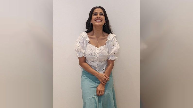 Priya Bapat, Photo