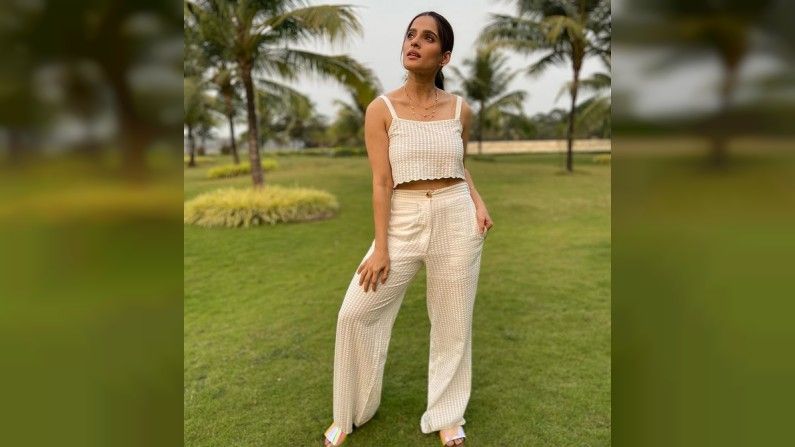Priya Bapat, Photo