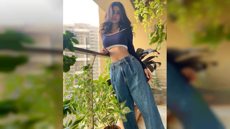 Mouni Roy, Photo