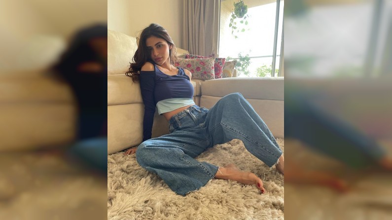 Mouni Roy, Photo