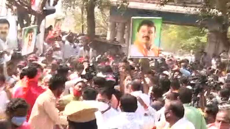 Sanjay Rathod supporter mob 2