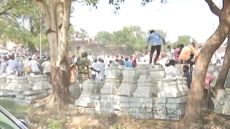 Sanjay Rathod supporter mob 2