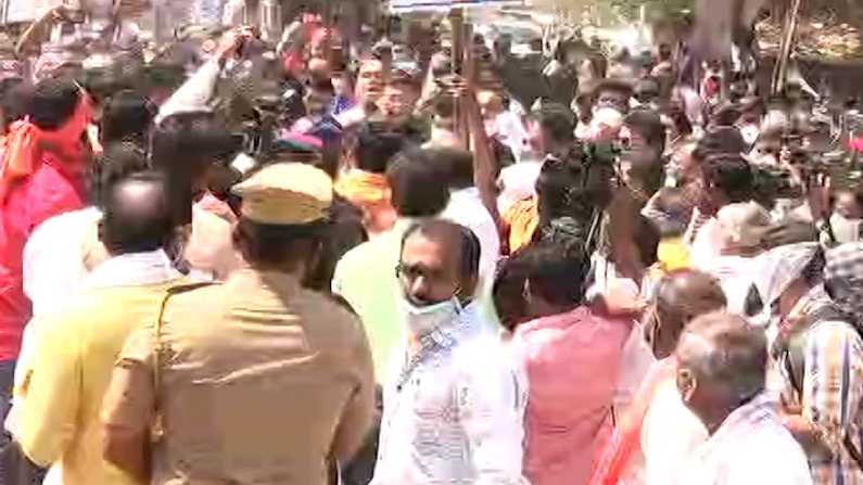 Sanjay Rathod supporter mob 2