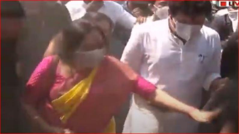 Sanjay Rathod wife sheetal Rathod at Poharadevi