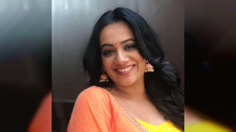 Spruha Joshi, Photo