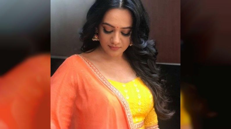 Spruha Joshi, Photo