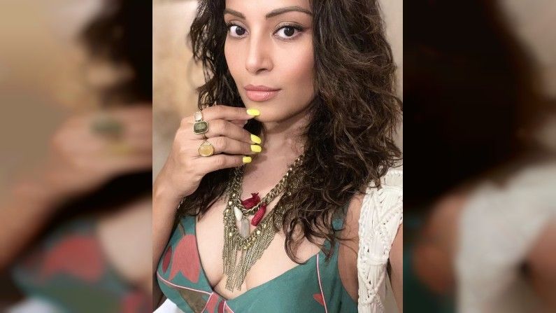 Bipasha Basu, Photo