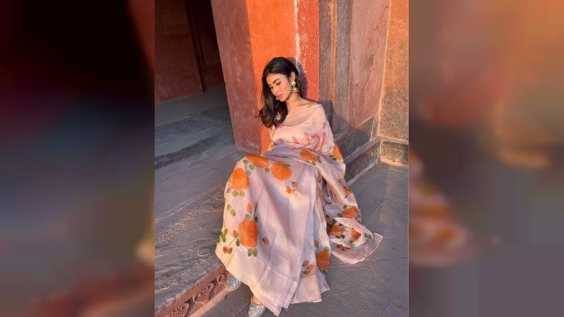 Mouni Roy, Photo