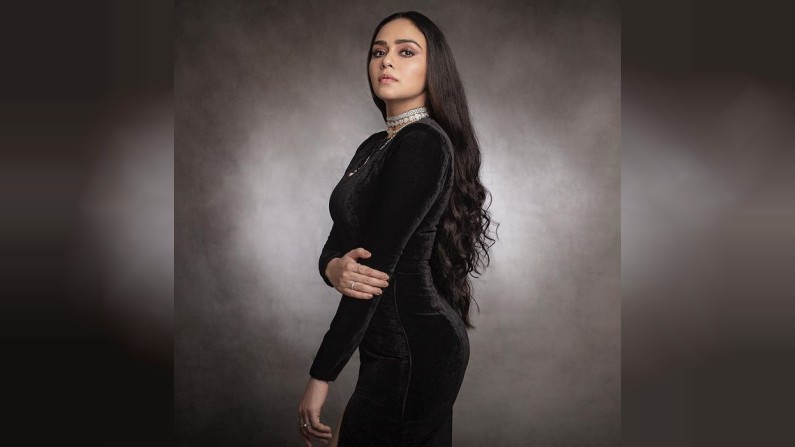 Amruta Khanvilkar, Photo