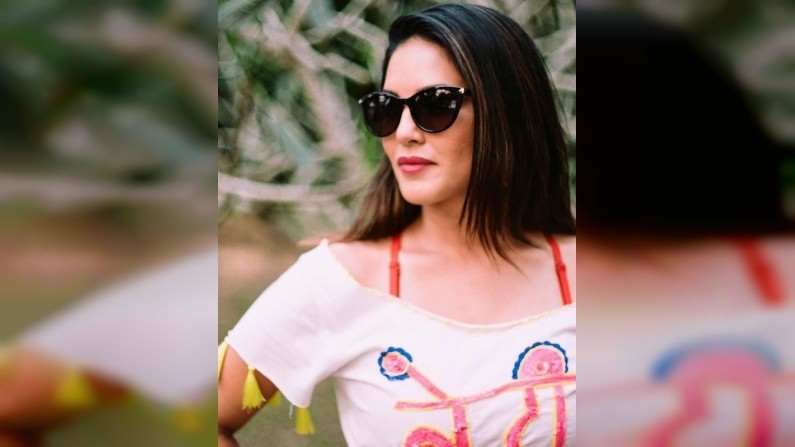 Sunny Leone 4