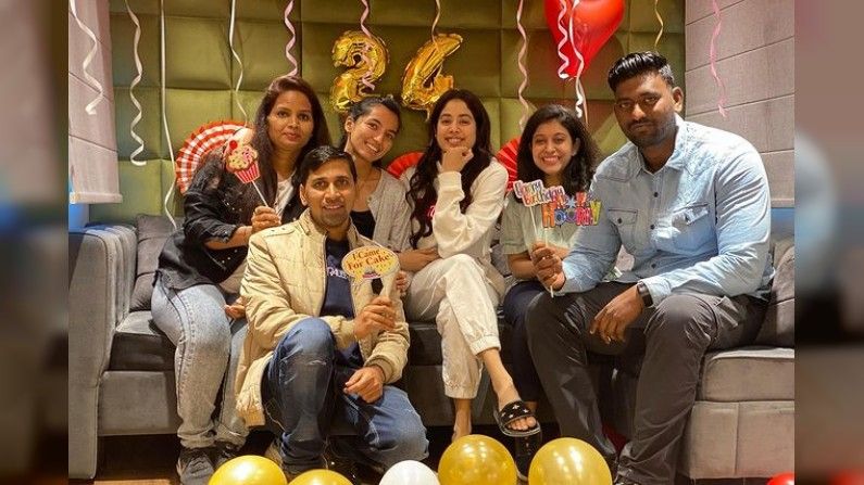 Janhavi Kapoor, Photo