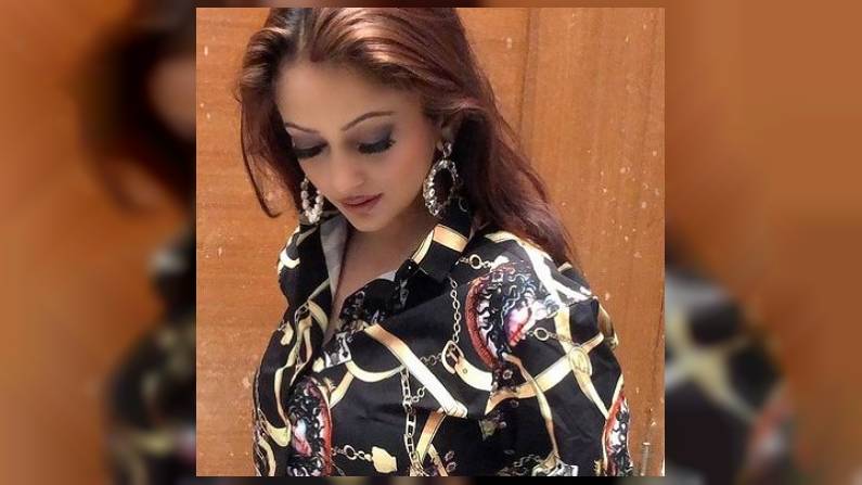 Manasi Naik, Photo