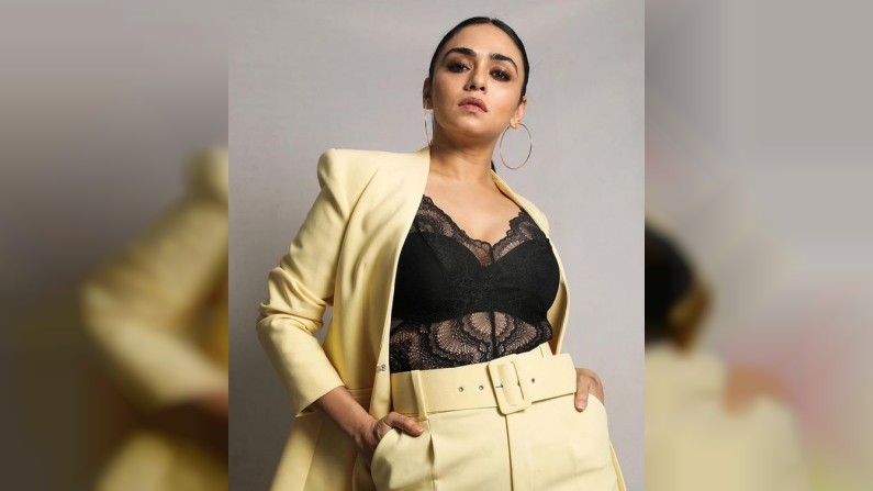 Amruta Khanvilkar