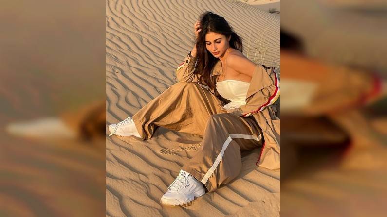 Mouni Roy