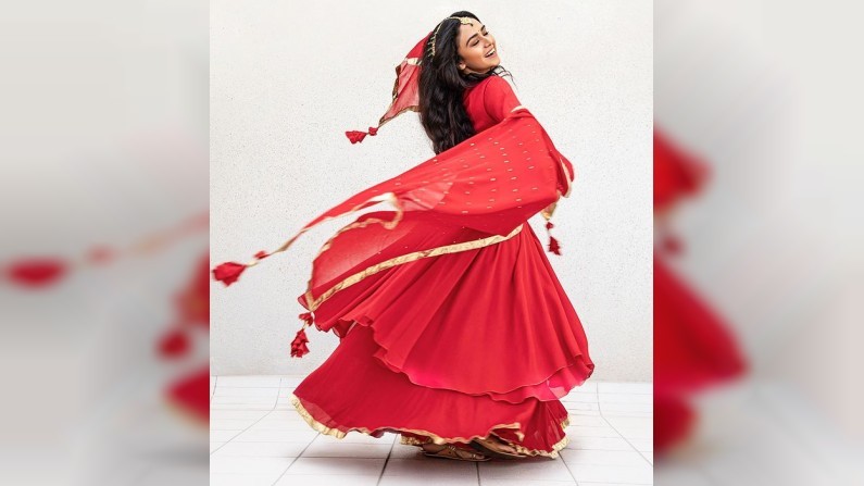 Amruta Khanvilkar