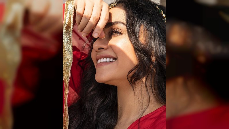 Amruta Khanvilkar