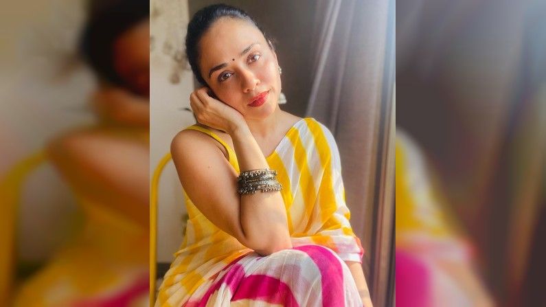 Amruta Khanvilkar