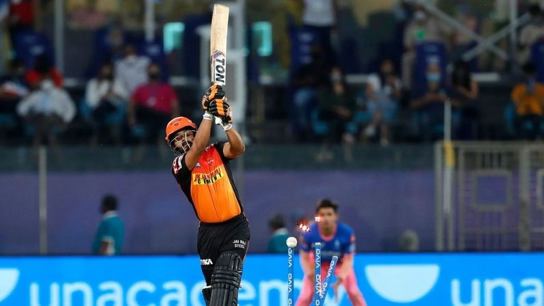 ms dhoni, riddhiman saha, imran tahir, kedar jadhav, robbin uthappa, chris gayle, Dwenye Bravo, harbhajan singh, ipl, ipl 2021, BCCI,