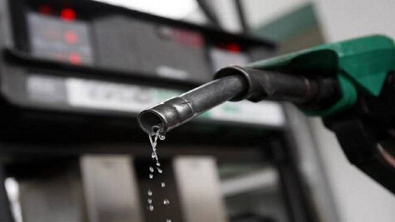 Petrol and diesel price petro rates cross 100 rupees benchmark in Hyderabad after Mumbai