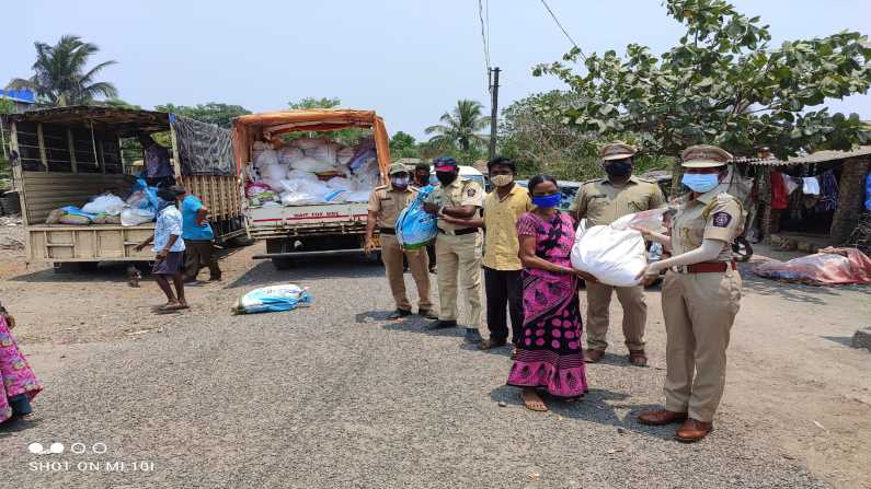 Raigad Police Helping hands