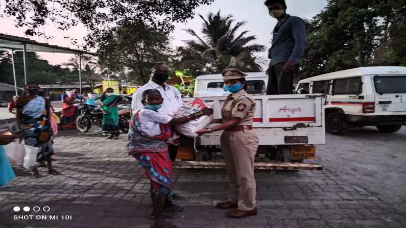 Raigad Police Helping hands
