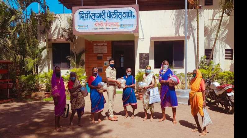 Raigad Police Helping hands