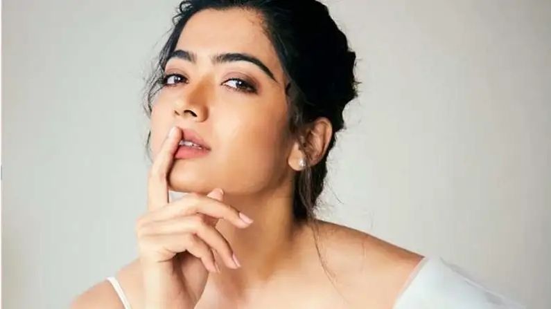 MS Dhoni is my Favourite Cricketer Says Rashmika Mandanna