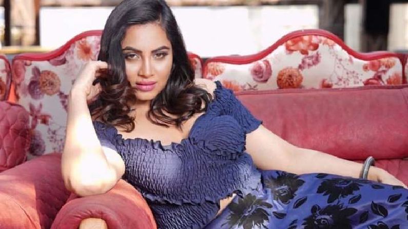 I Am Waiting For life partner Says Model Arshi khan