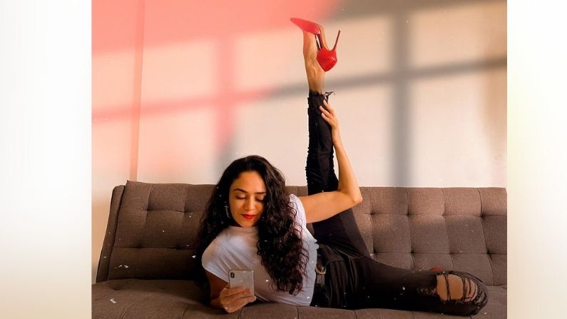 Amruta Khanvilkar