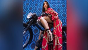 Photo : नोरा फतेहीचं अनोख्या कपड्यांमध्ये फोटोशूट, चाहते म्हणाले रणवीर सिंगला सोडलं मागे…