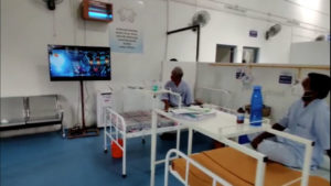 PHOTO | कोरोना रुग्णांना मिळतेय विशेष हास्यथेरेपी! ‘महाराष्ट्राची हास्य जत्रा’चा अनोखा उपक्रम