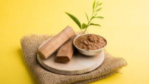 त्वचेच्या अनेक समस्या दूर करण्यासाठी चंदनाचे 'हे' 3 फेसपॅक चेहऱ्याला लावा आणि मिळवा सुंदर त्वचा !